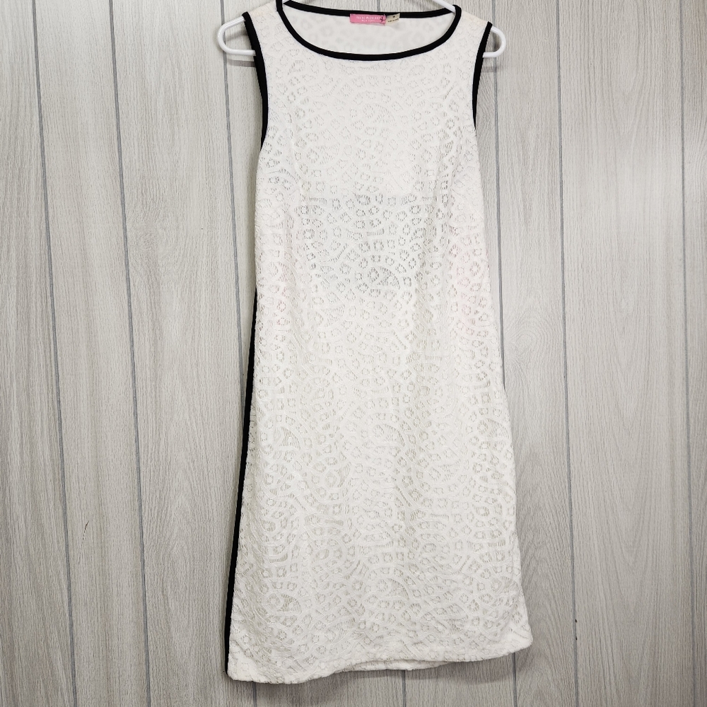 Isaac Mizrah Chic White Lace Dress with Black Trim size 10